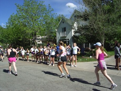 写真：ボルダー市で開催されているレースマラソンの様子