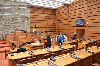 写真：議会棟見学&議場演奏会の様子1