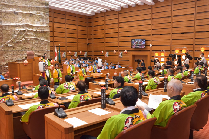 写真：花笠議会の様子