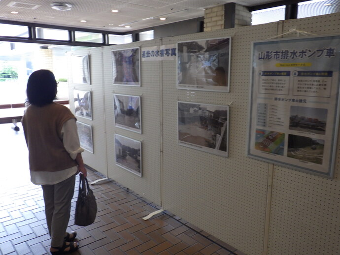 写真：パネル展の様子2