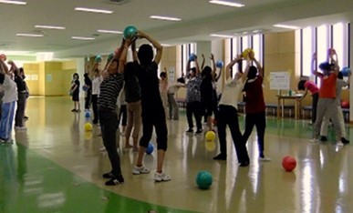 写真:運動実技の様子
