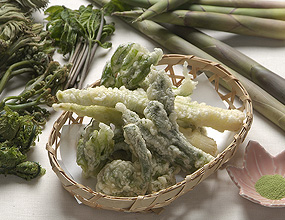 写真：山菜の天ぷら