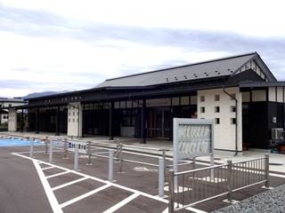 写真：飯塚コミュニティセンター外観