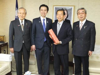 写真：台北駐日経済文化代表處訪問