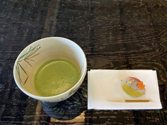 抹茶と季節の生菓子