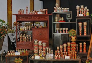 写真:展示されているこけし