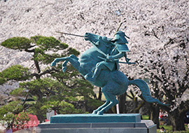 写真：霞城公園　最上義光像