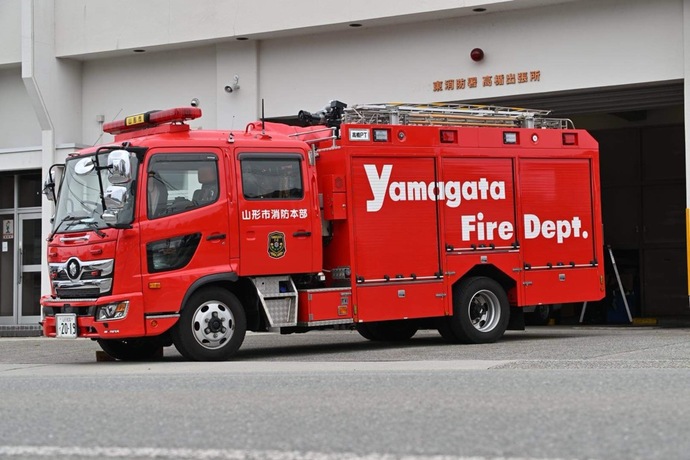 写真：東消防署　高楯出張所　水槽付ポンプ車