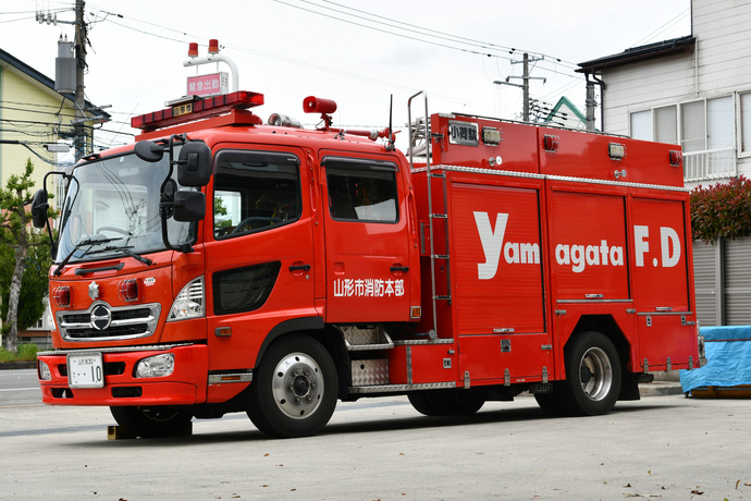 写真：東消防署　小荷駄町出張所　水槽付ポンプ車