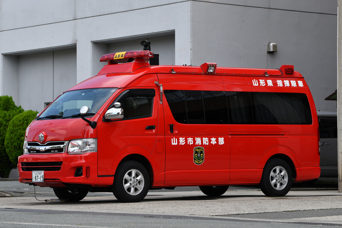  写真：東消防署　本署　指揮車