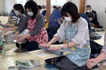 平清水焼の体験の様子