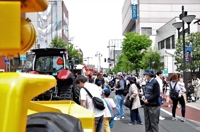 にぎわう会場