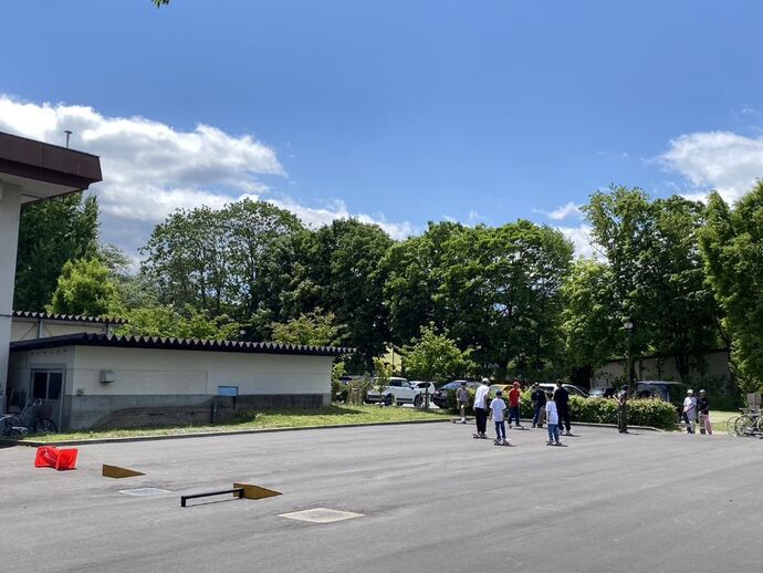 霞城公園事務所前