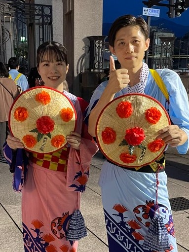 今さんと髙安さんの花笠での写真