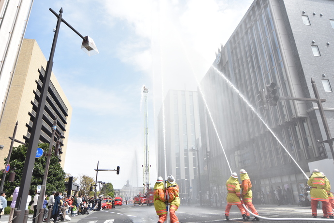 一斉放水の様子