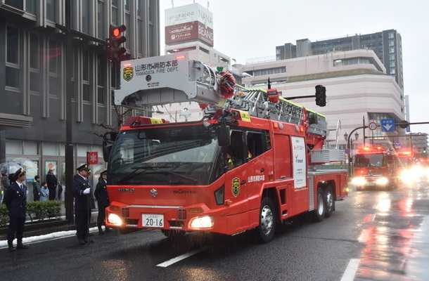 安心安全まもります！消防出初め式上