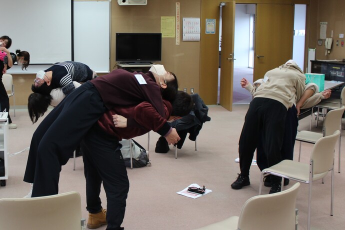 産後セルフケアで運動をしている様子