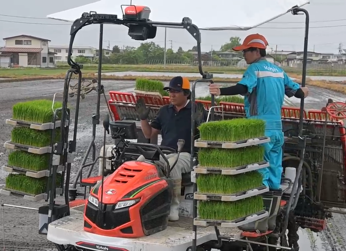 自動操舵システム田植機