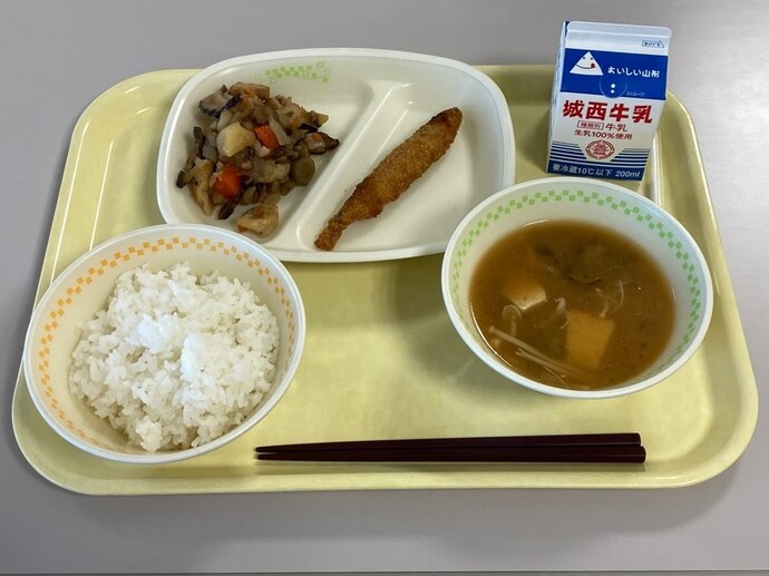 ジャガイモの五目煮の給食
