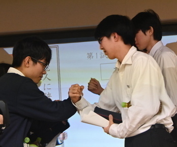 俳句合戦の様子