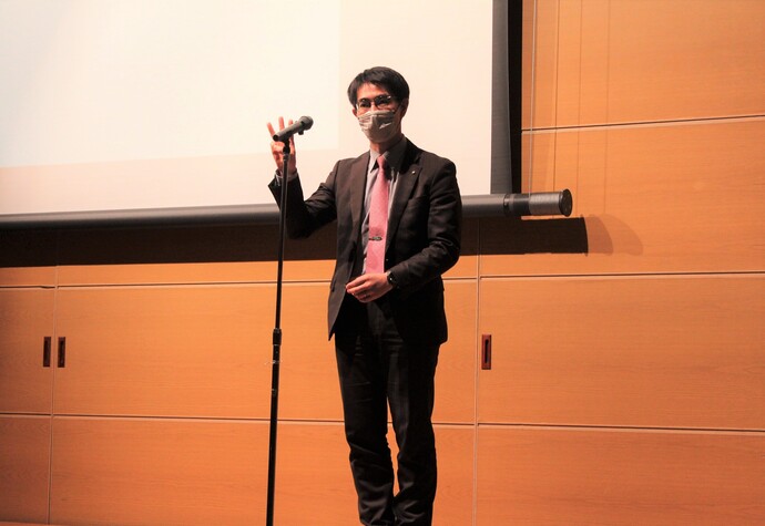 講評を述べる井上貴至山形市副市長