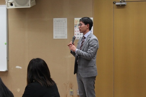 講評を話す井上副市長