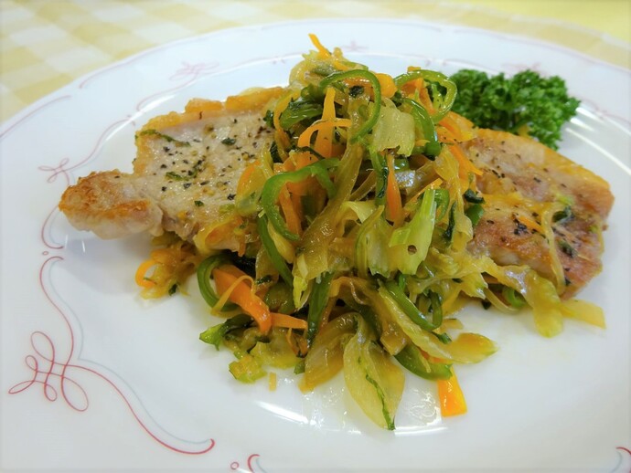 豚肉のソテー野菜ソース