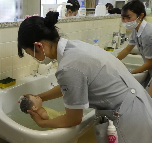 済生館高等看護学院授業の写真