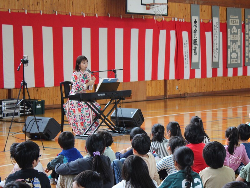 山形市立第四小学校創立114周年記念コンサートの様子