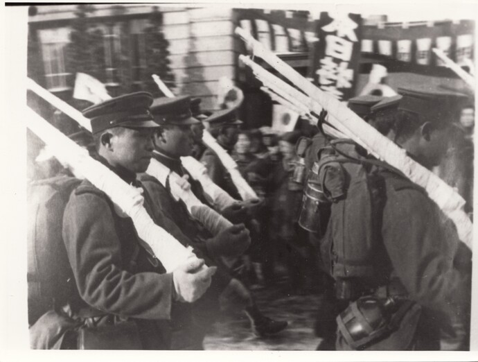 満州事変からの第一団帰還兵の写真