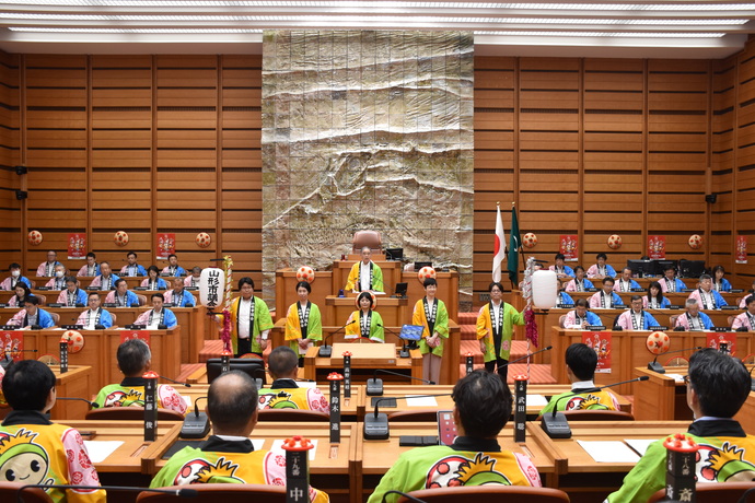写真：花笠議会の様子