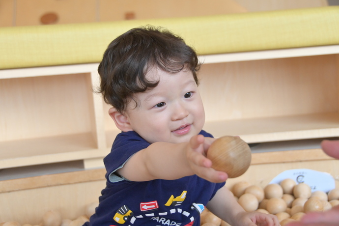 コパルで子どもが遊ぶ様子