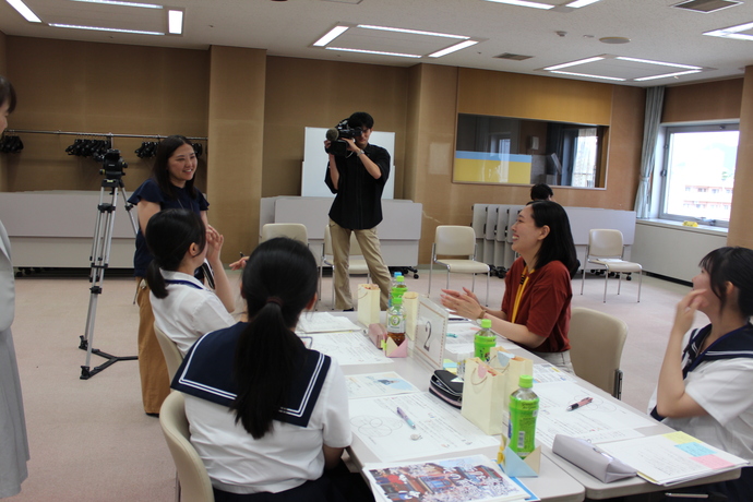 取材班に質問する参加者のみなさん