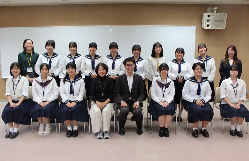 ゲストのお二人との集合写真