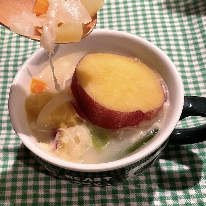 カラフル野菜とモッツァレラチーズのぽかぽかスープ