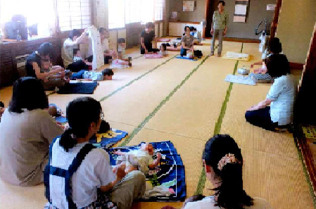 子育てサロンの写真