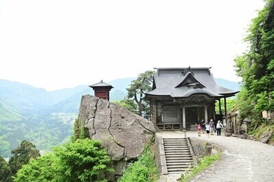 山寺の風景