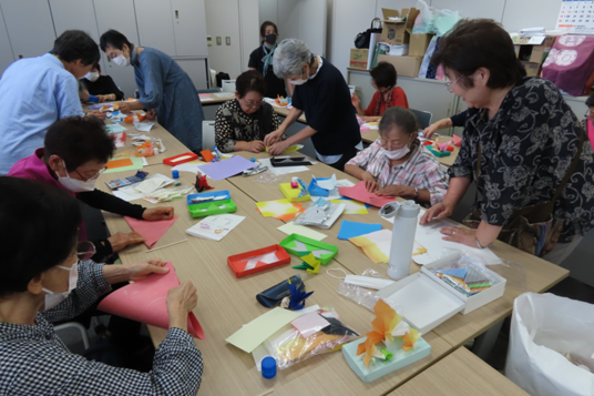 女性部会講習会（折り紙教室）の写真