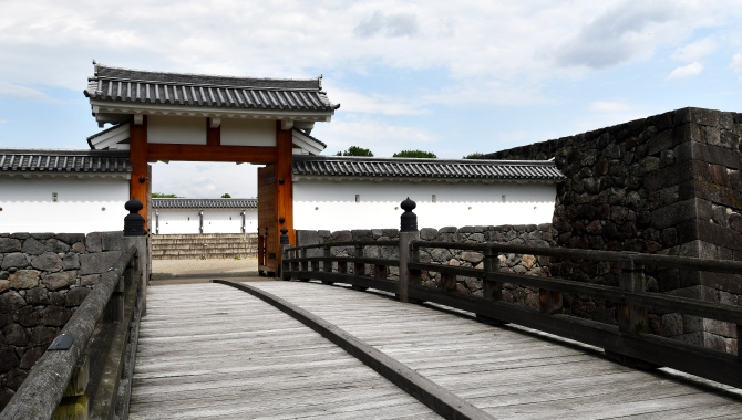 Honmaru Ichimonji-mon gate Ote-bashi major bridge Presented by Yamagata City Tourist Association