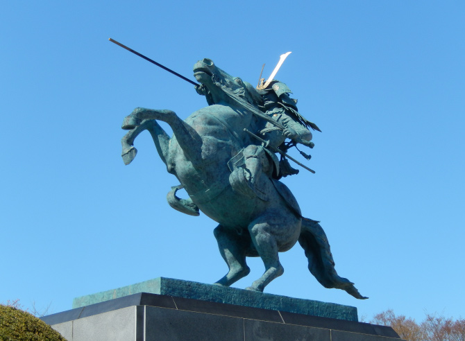 About the statue of Mogami Yoshiaki on horseback